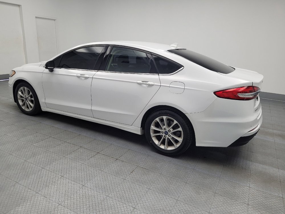 Used 2020 Ford Fusion SE image 3
