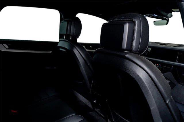 Used 2025 Porsche Cayenne image 42