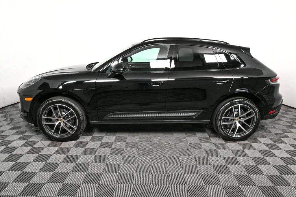 Certified 2026 Porsche Macan AWD/4WD image 2