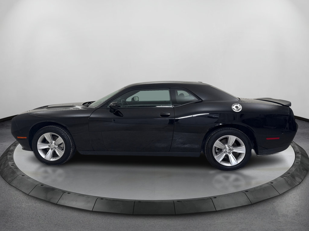 Used 2023 Dodge Challenger SXT RWD image 9
