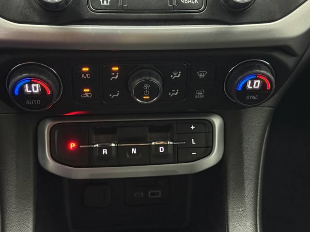 Used 2023 GMC Acadia SLT w/ Preferred Package FWD image 18