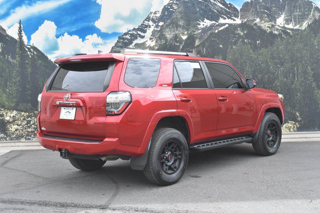 Certified 2022 Toyota 4Runner SR5 Premium w/ Moonroof Package AWD/4WD image 3