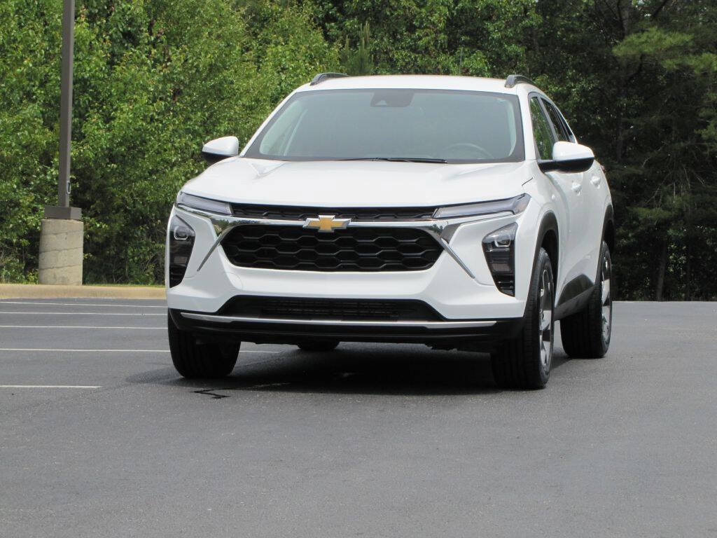 Used 2025 Chevrolet Trax LT w/ Driver Confidence Package FWD image 8