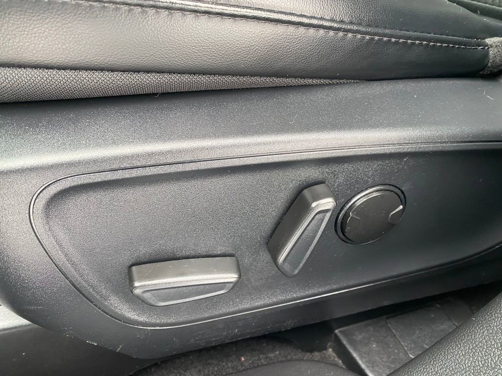 Used 2024 Ford Escape SE image 12