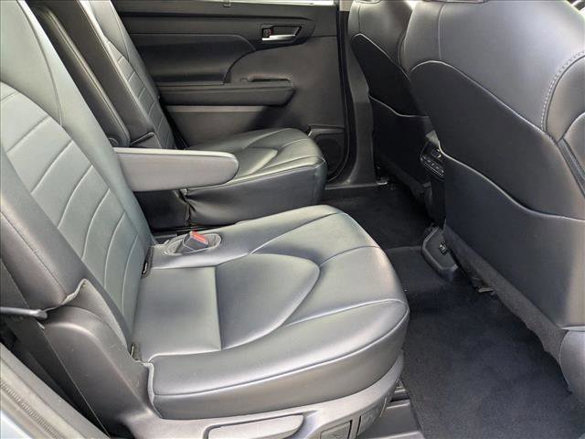 Used 2021 Toyota Highlander XLE image 20