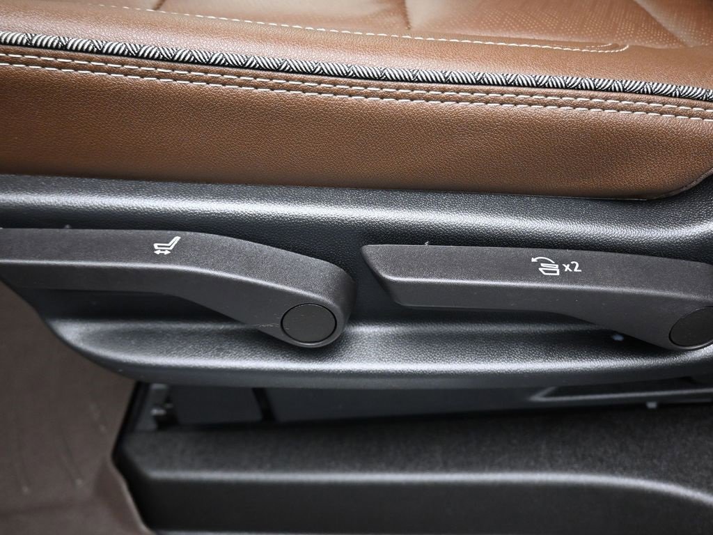 Used 2023 Chevrolet Suburban High Country w/ Premium Package 2 image 41