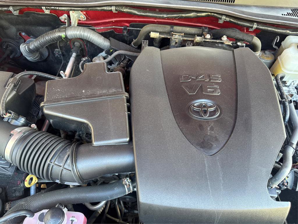 Used 2017 Toyota Tacoma TRD Off-Road w/ Premium & Technology Package image 11