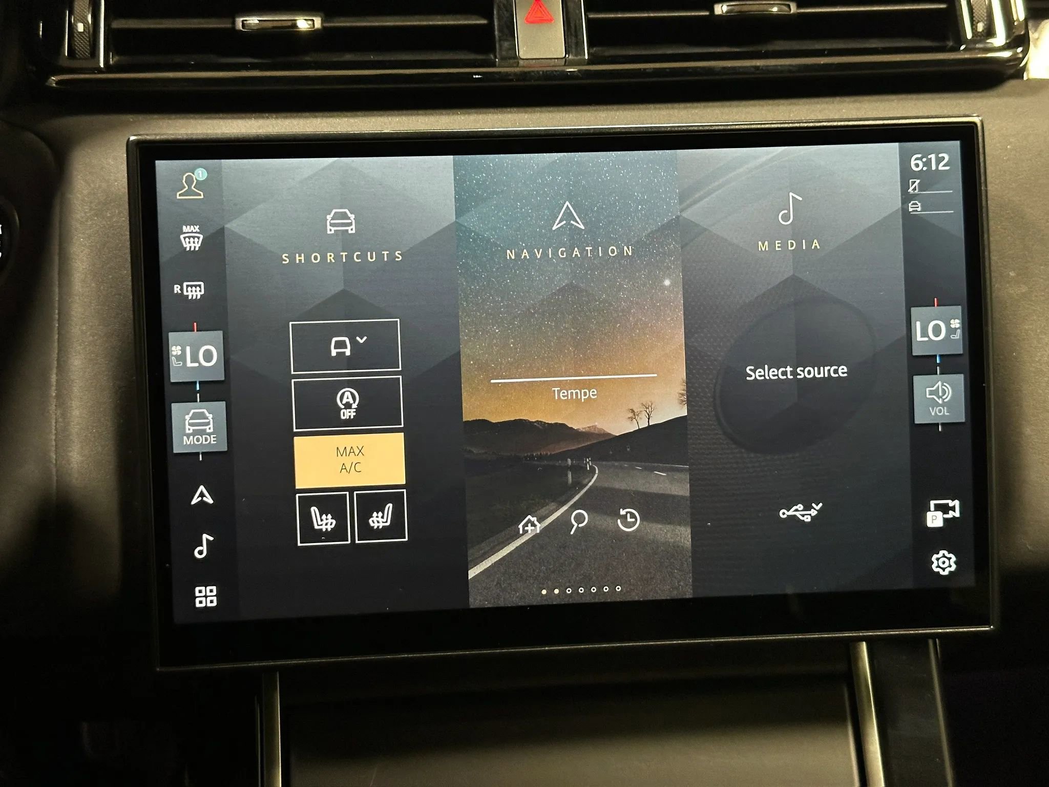 Used 2024 Land Rover Range Rover Velar Dynamic SE AWD/4WD image 30
