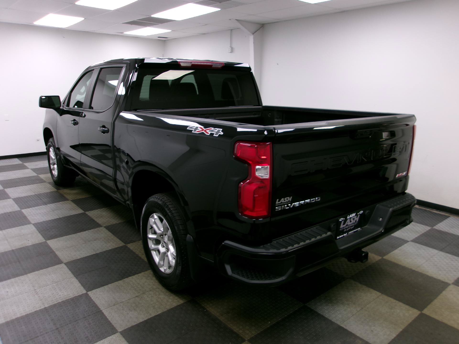Used 2024 Chevrolet Silverado 1500 RST w/ Protection Package AWD/4WD image 2