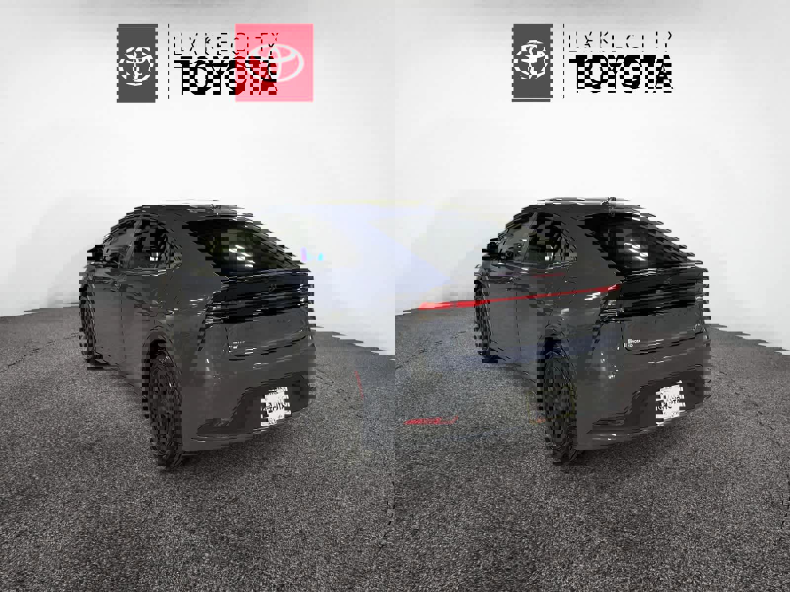 Used 2024 Toyota Prius LE image 5