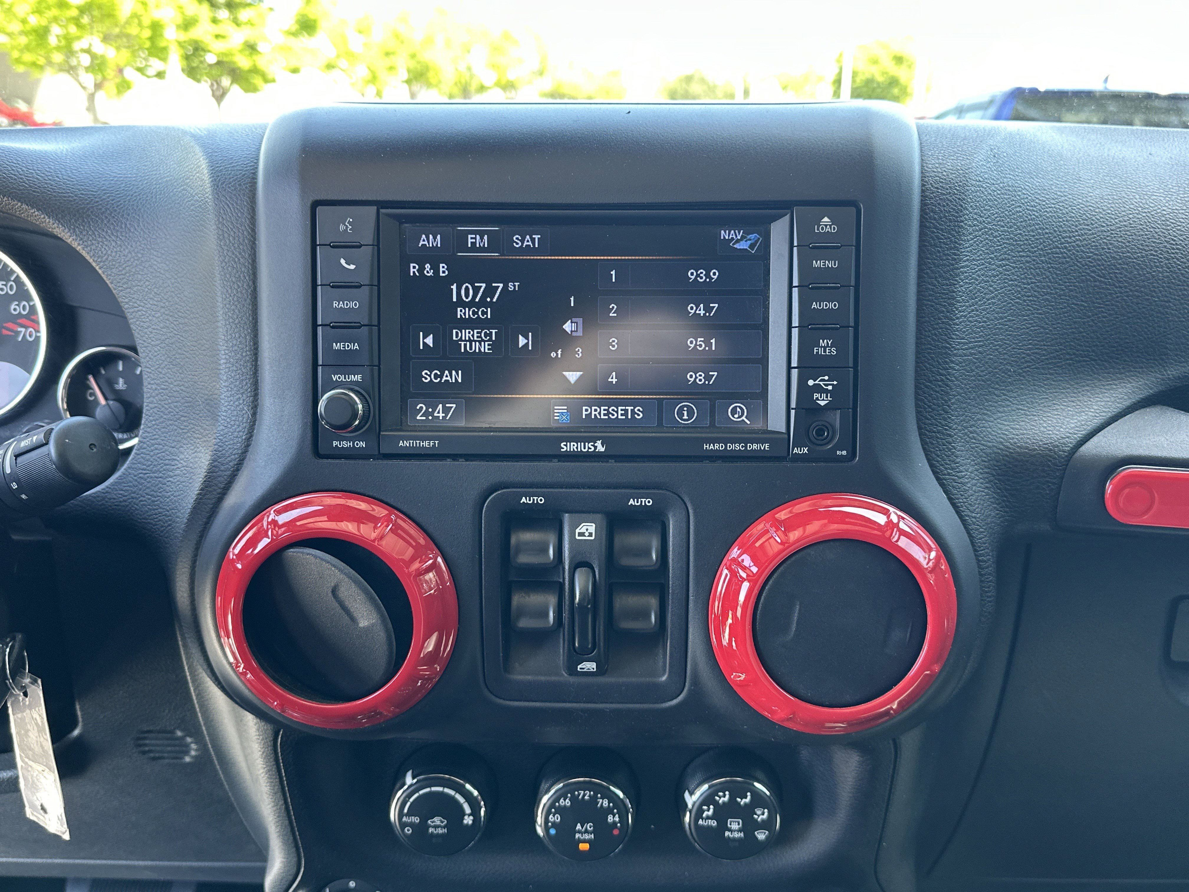 Used 2018 Jeep Wrangler Unlimited Rubicon image 24