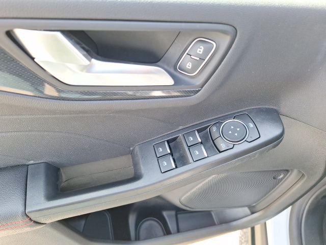 Certified 2025 Ford Escape ST-Line w/ Equipment Group 301A image 11
