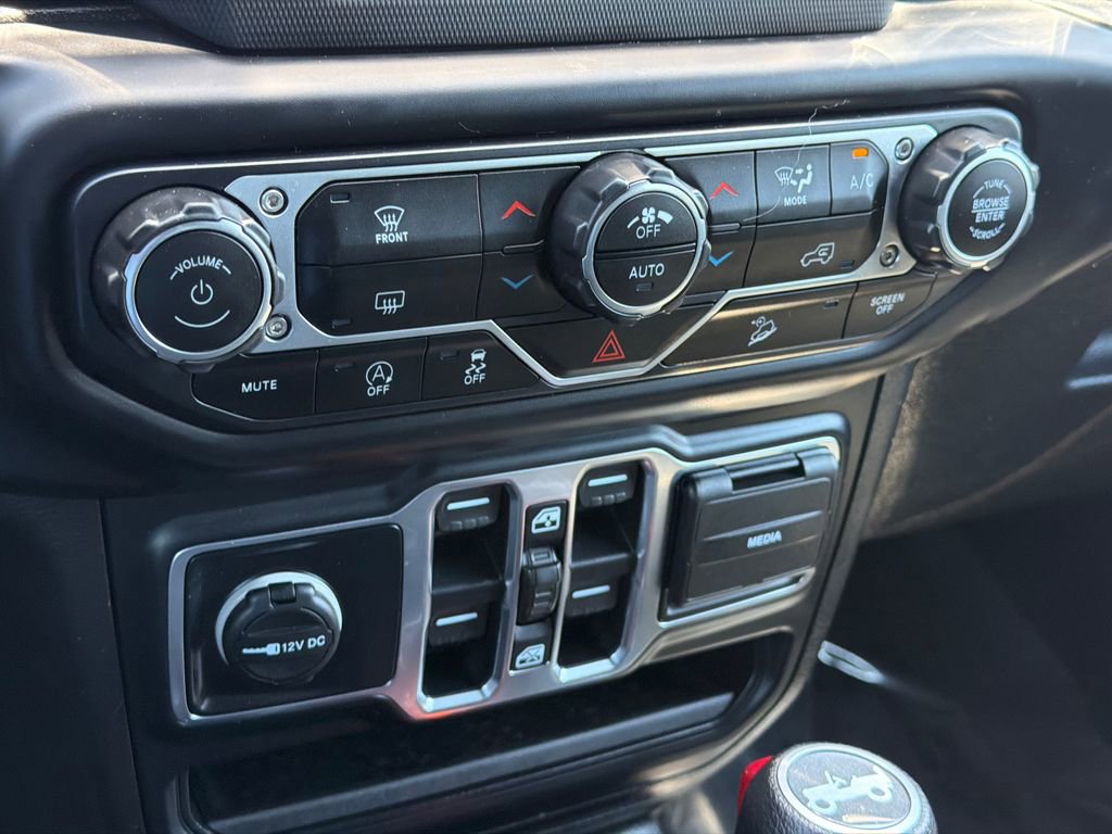 Used 2020 Jeep Wrangler Unlimited Sahara AWD/4WD image 26