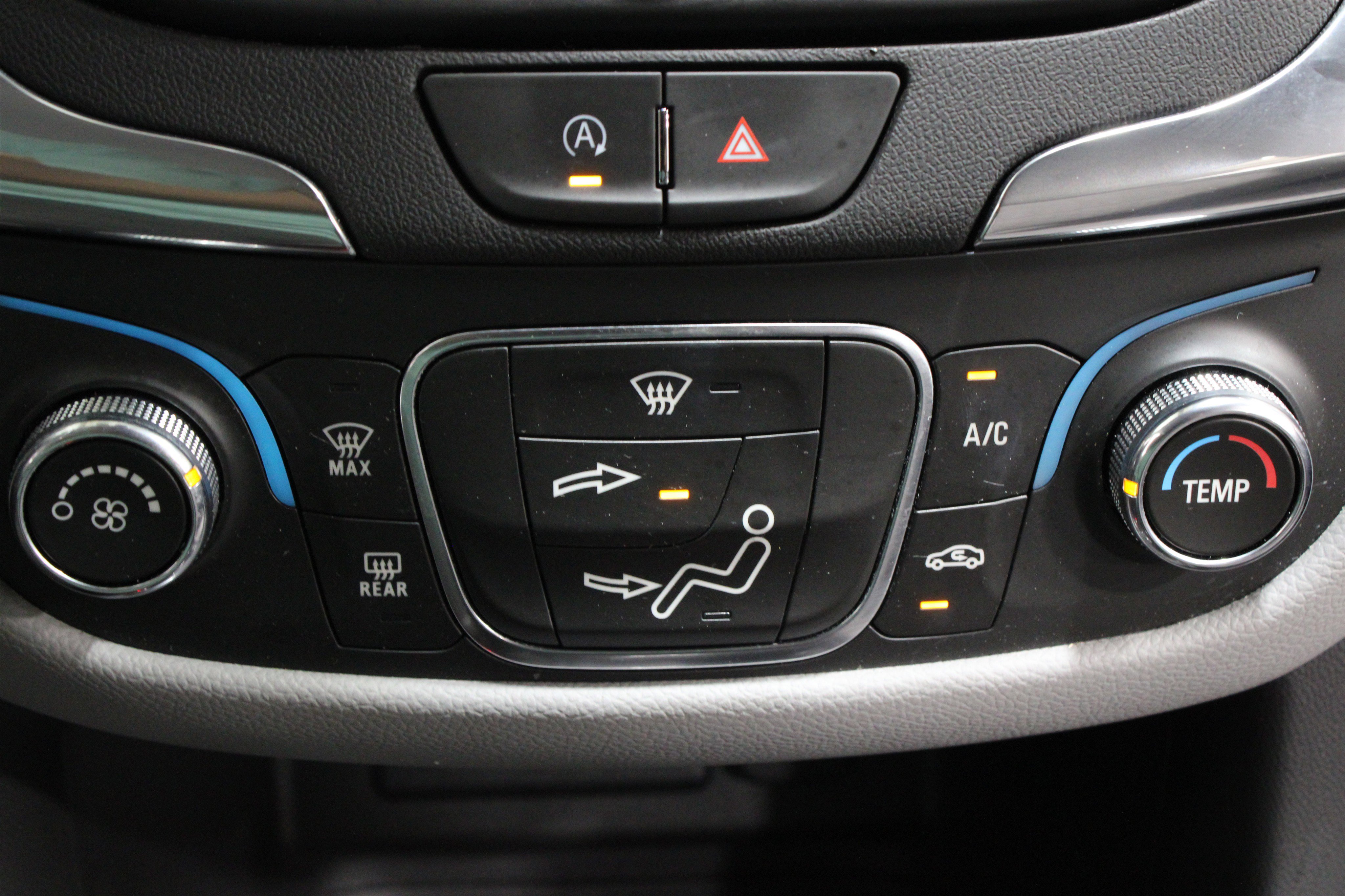 Used 2023 Chevrolet Equinox LT w/ LPO, Floor Liner Package image 15