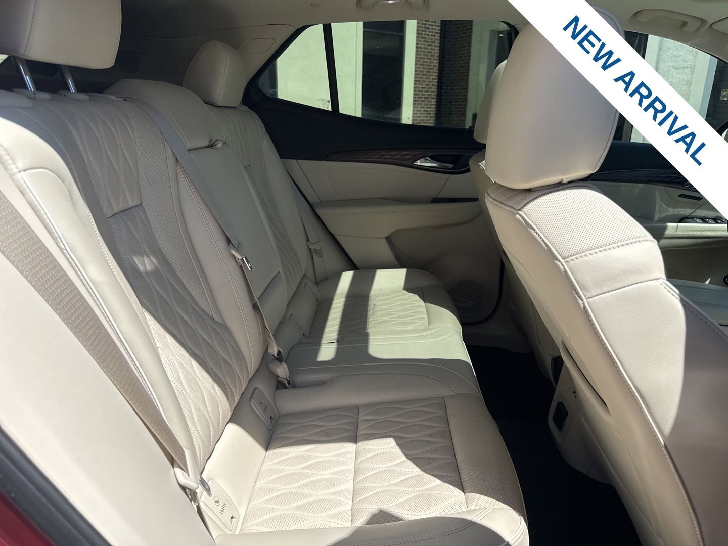 Used 2022 Buick Envision Avenir w/ Technology Package II FWD image 11