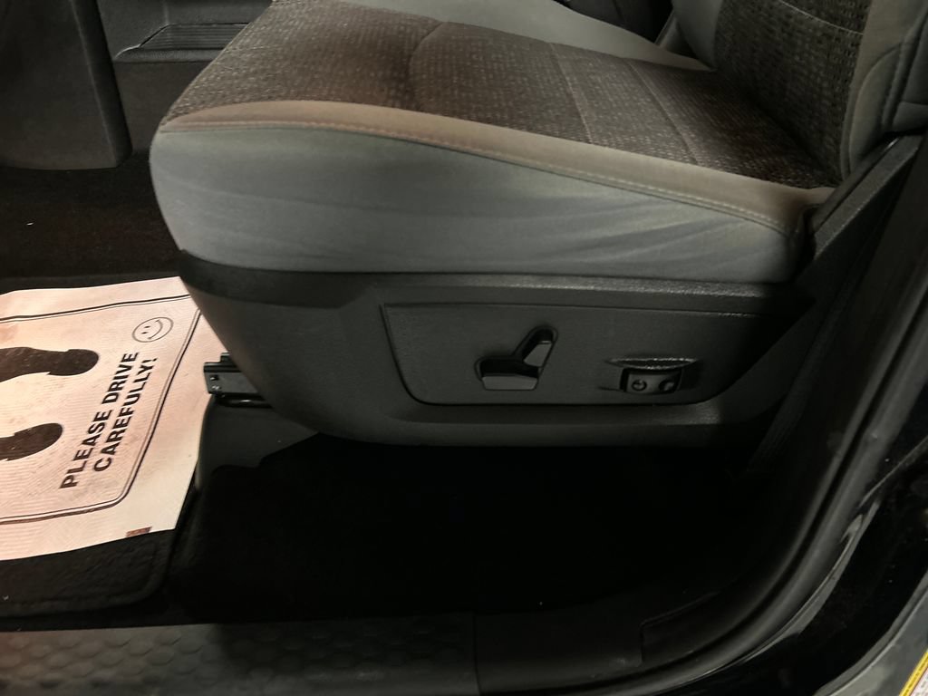 Used 2017 RAM 1500 Big Horn AWD/4WD image 12