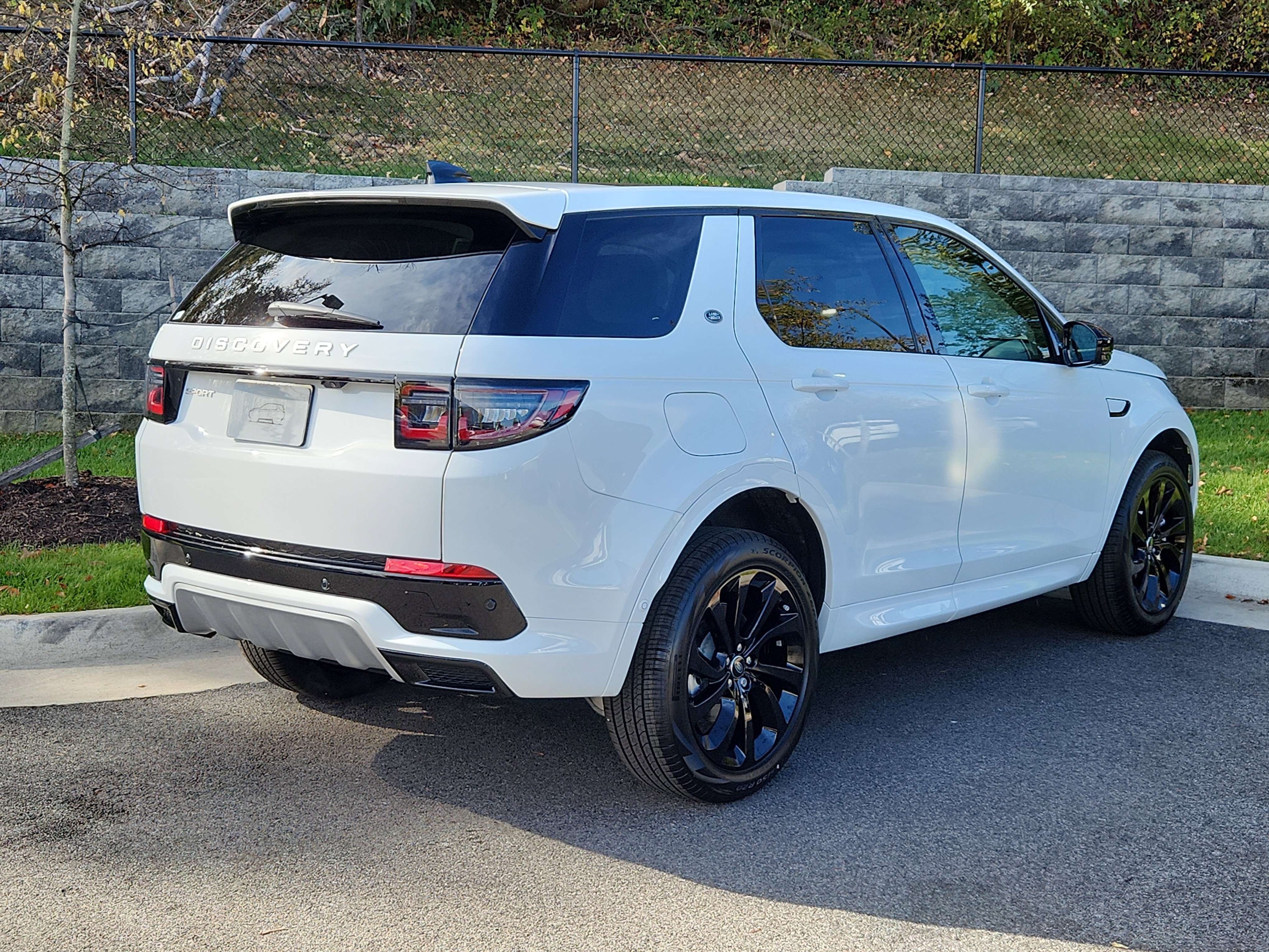 New 2025 Land Rover Discovery Sport S image 2