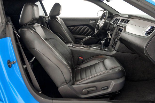 Used 2010 Ford Mustang GT Premium RWD image 31