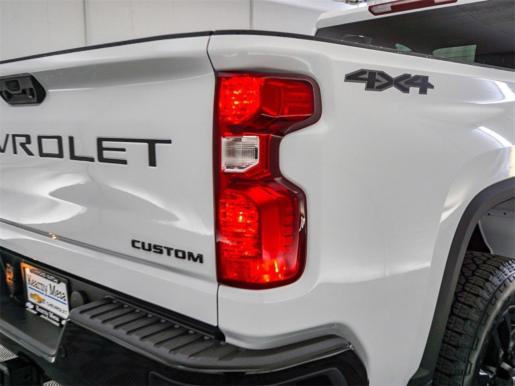 New 2026 Chevrolet Silverado 2500 Custom w/ Custom Value Package image 9