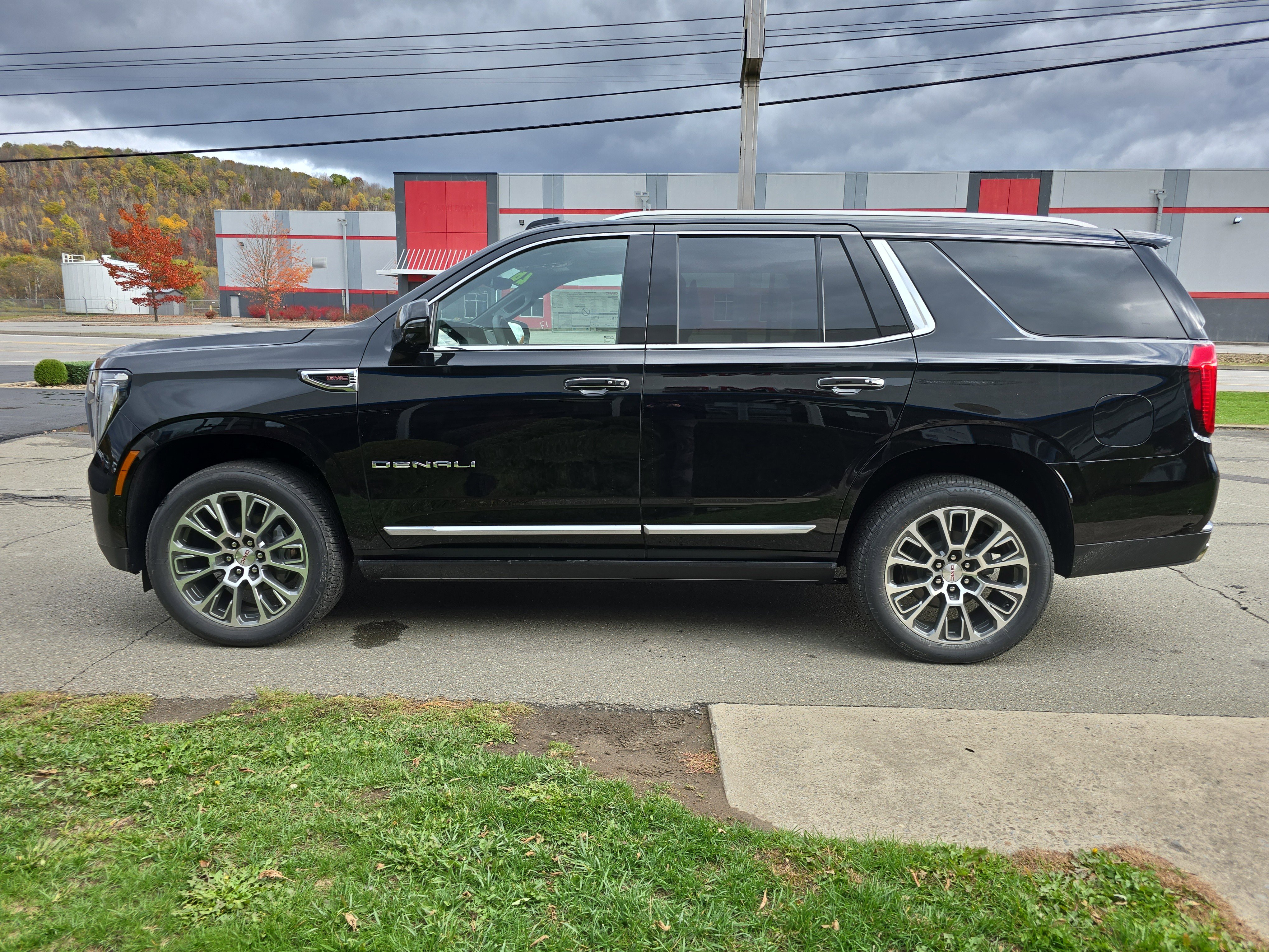 New 2026 GMC Yukon Denali w/ Denali Reserve Package image 7