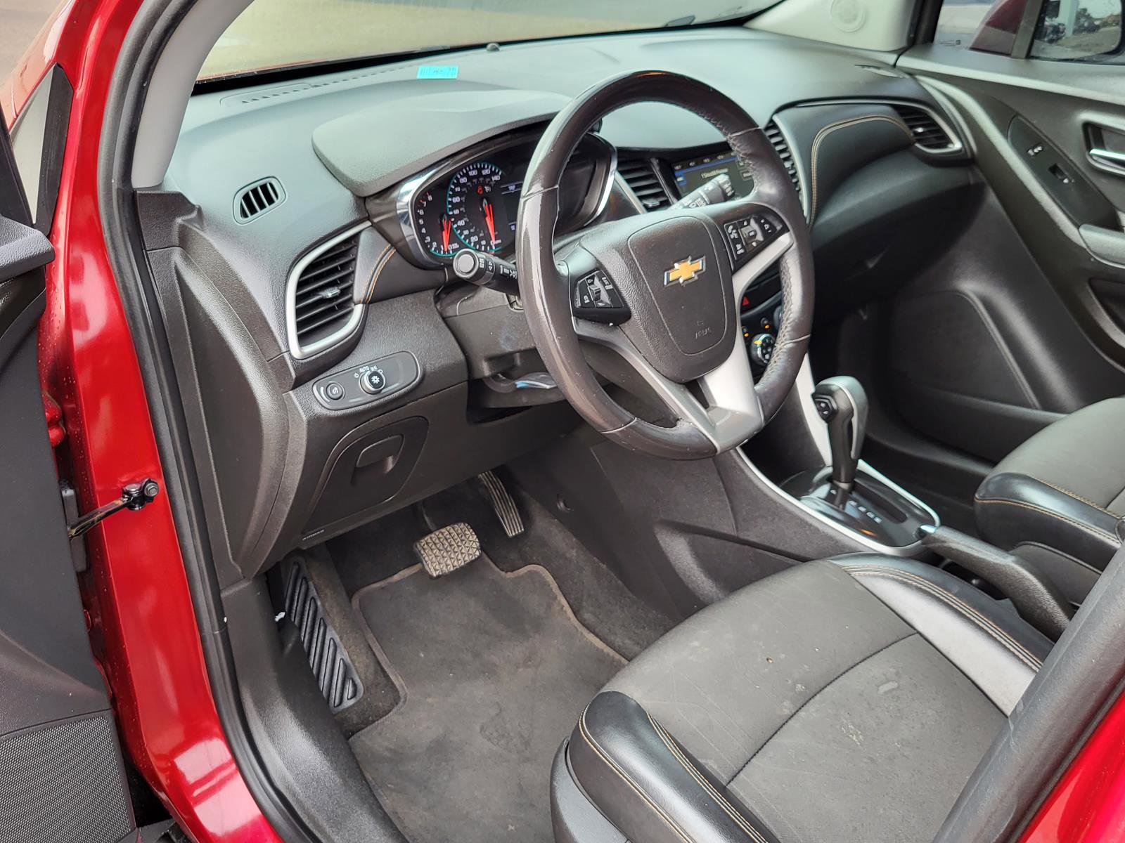 Used 2019 Chevrolet Trax LT w/ Driver Confidence Package image 16
