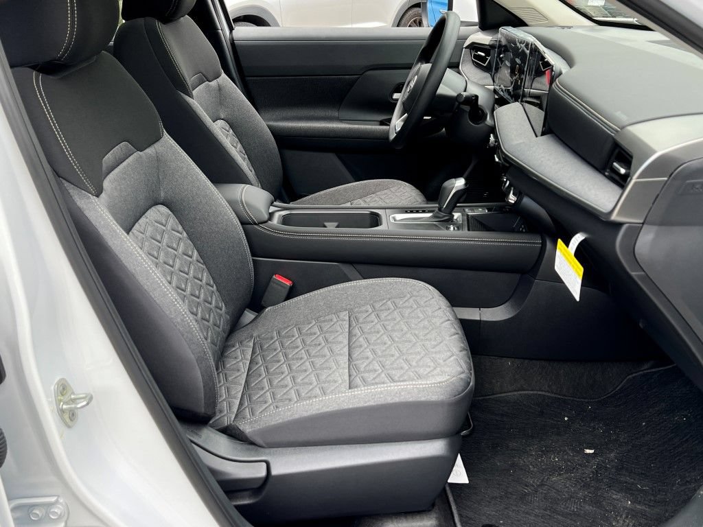 New 2025 Nissan Kicks SV w/ SV Premium Package AWD/4WD image 8