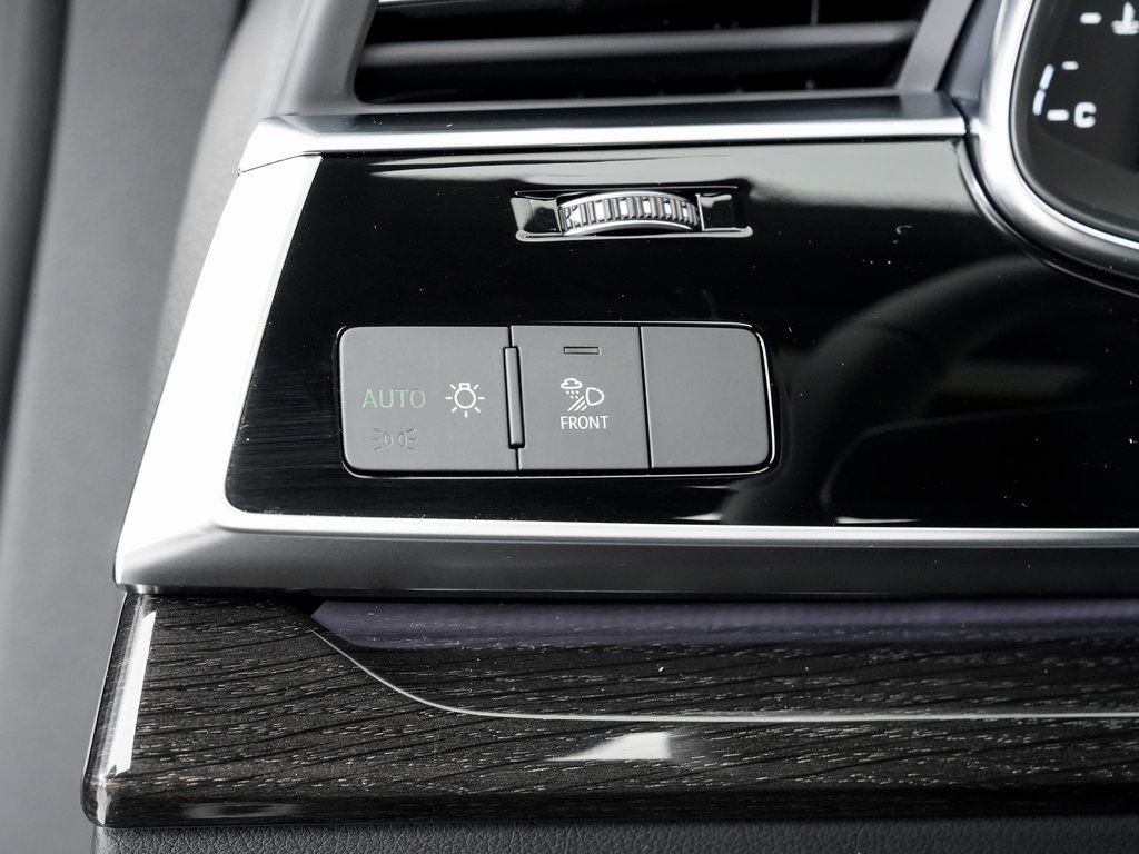 Used 2025 Audi Q8 Premium Plus w/ Premium Plus Package AWD/4WD image 10