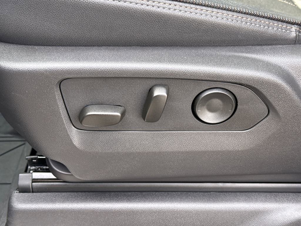 Certified 2025 Chevrolet Silverado 1500 High Country w/ High Country Premium Package image 19