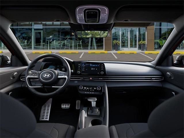 Used 2025 Hyundai Elantra Sport image 13