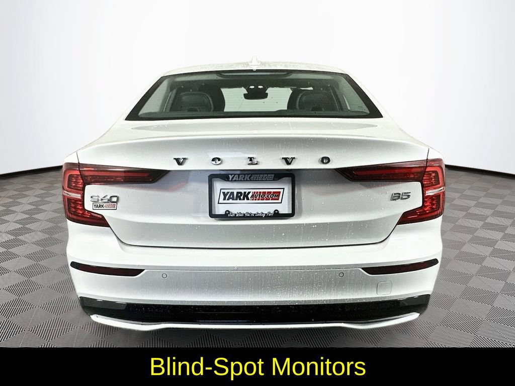 Used 2024 Volvo S60 B5 Core FWD image 9