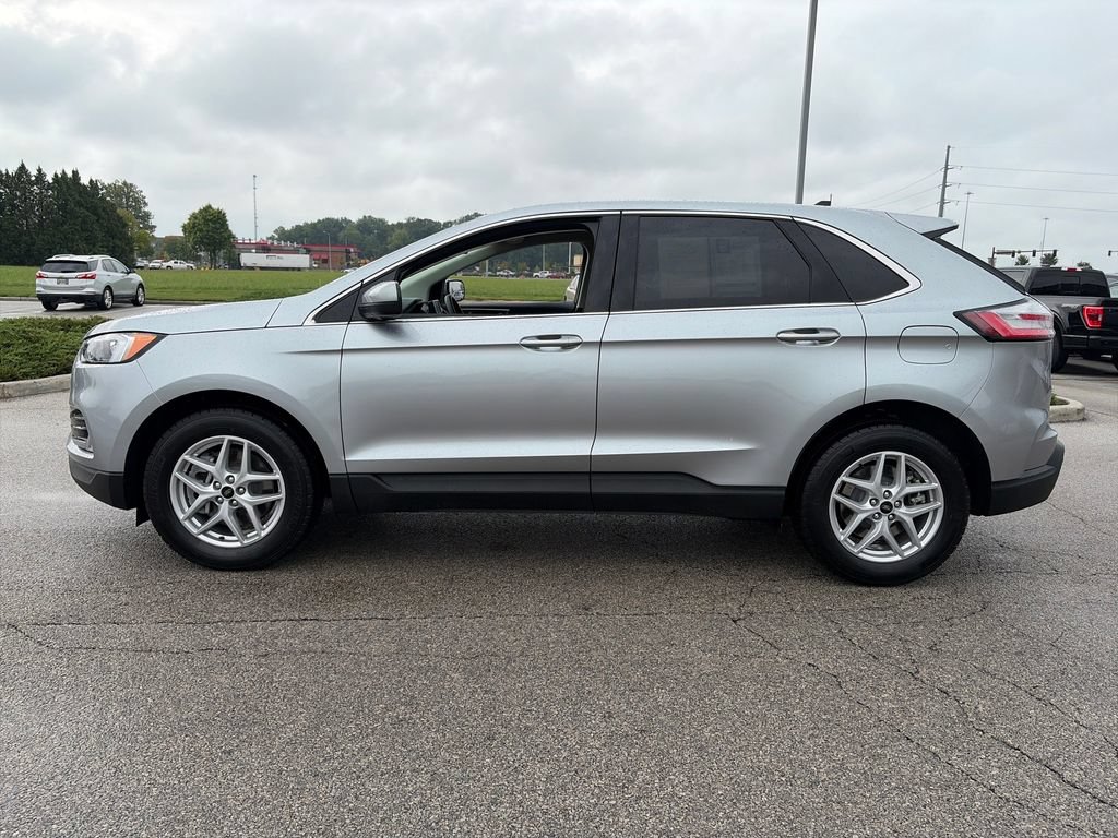 Used 2024 Ford Edge SEL w/ Convenience Package AWD/4WD image 4