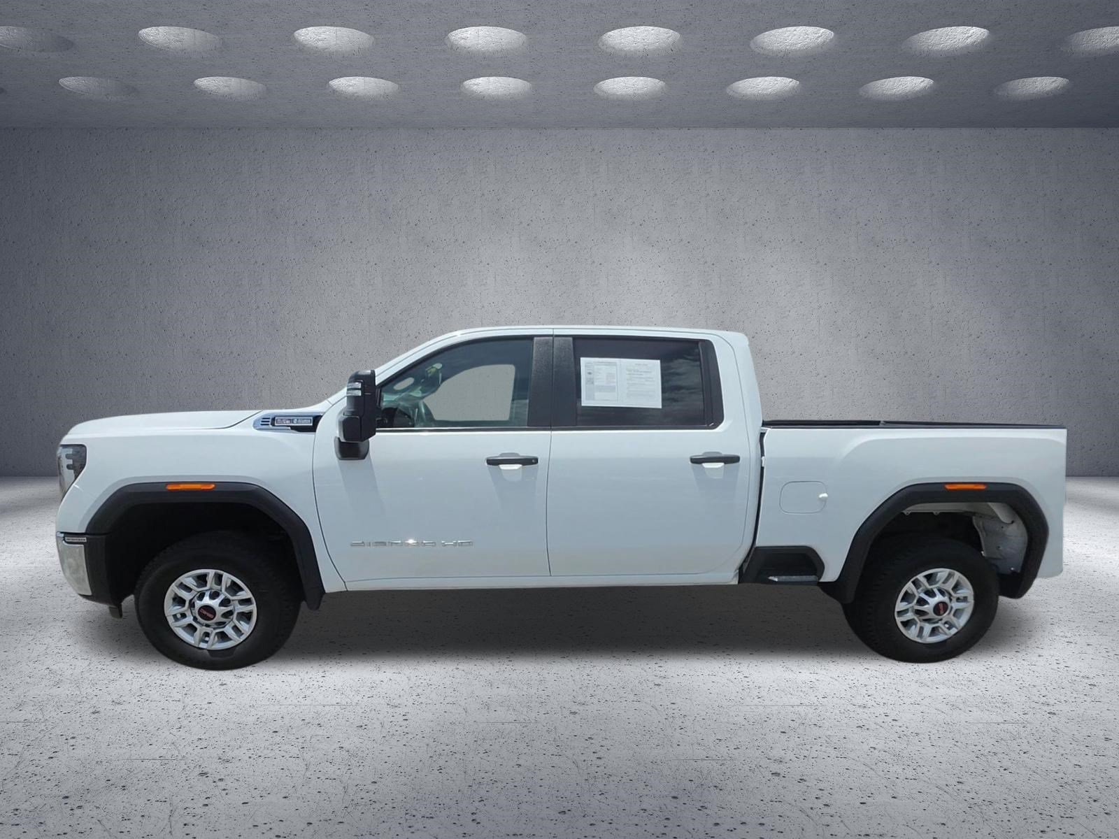 Used 2025 GMC Sierra 2500 Pro w/ 1SA Pro Safety Plus Package AWD/4WD image 4