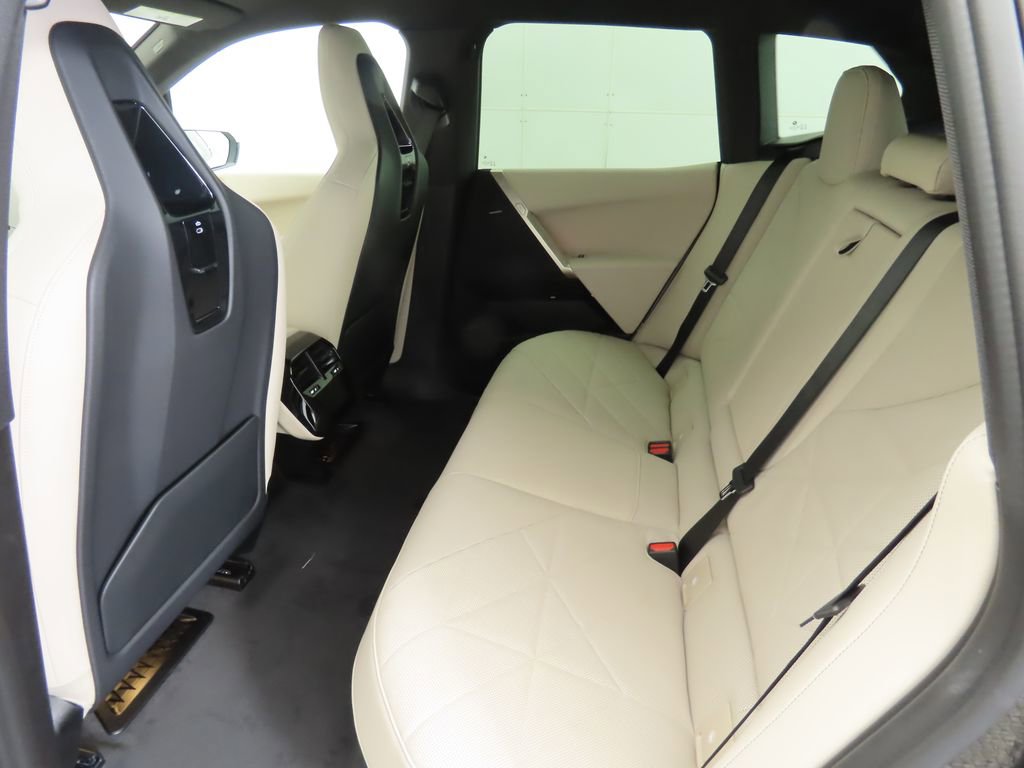 Used 2026 BMW iX xDrive45 AWD/4WD image 23