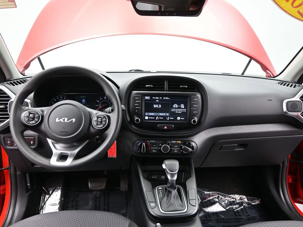 Certified 2022 Kia Soul LX w/ Technology Package image 30