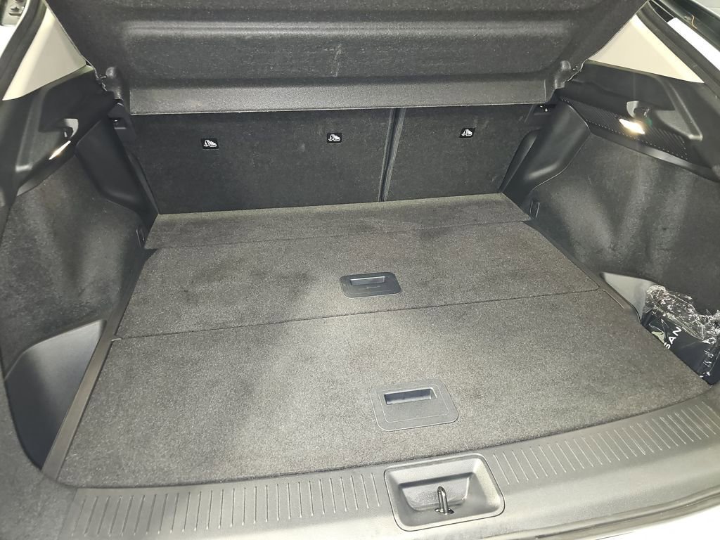 Used 2023 Nissan Ariya AWD image 22