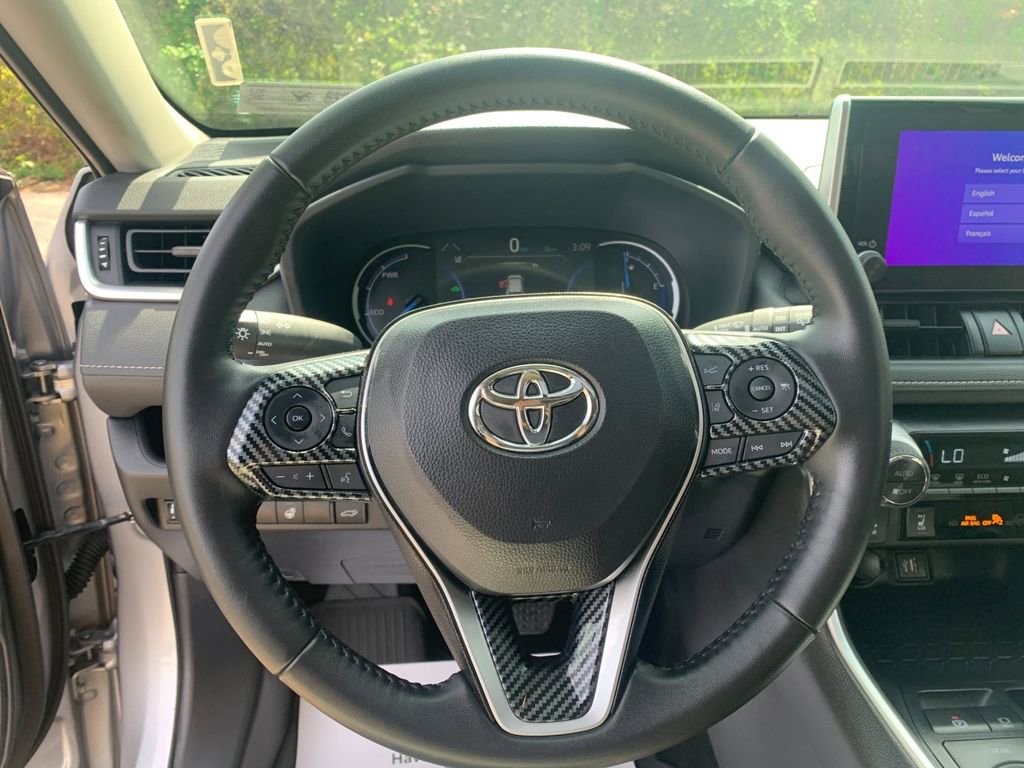Used 2025 Toyota RAV4 XLE w/ Convenience Package image 28