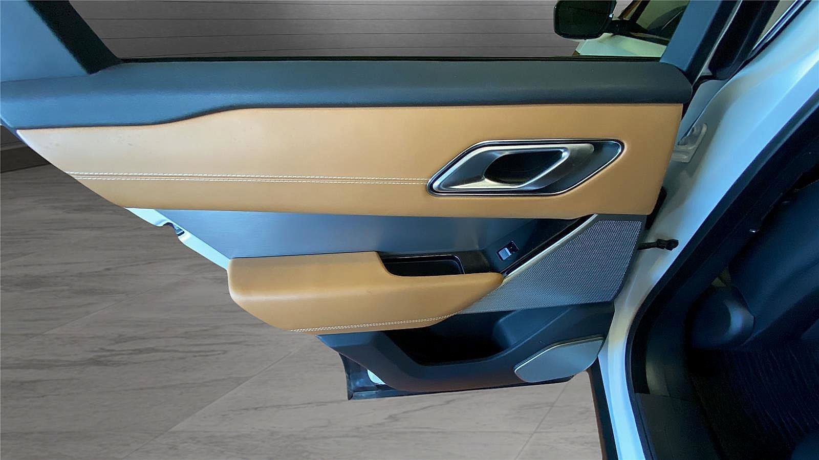 Used 2021 Land Rover Range Rover Velar R-Dynamic HSE image 31