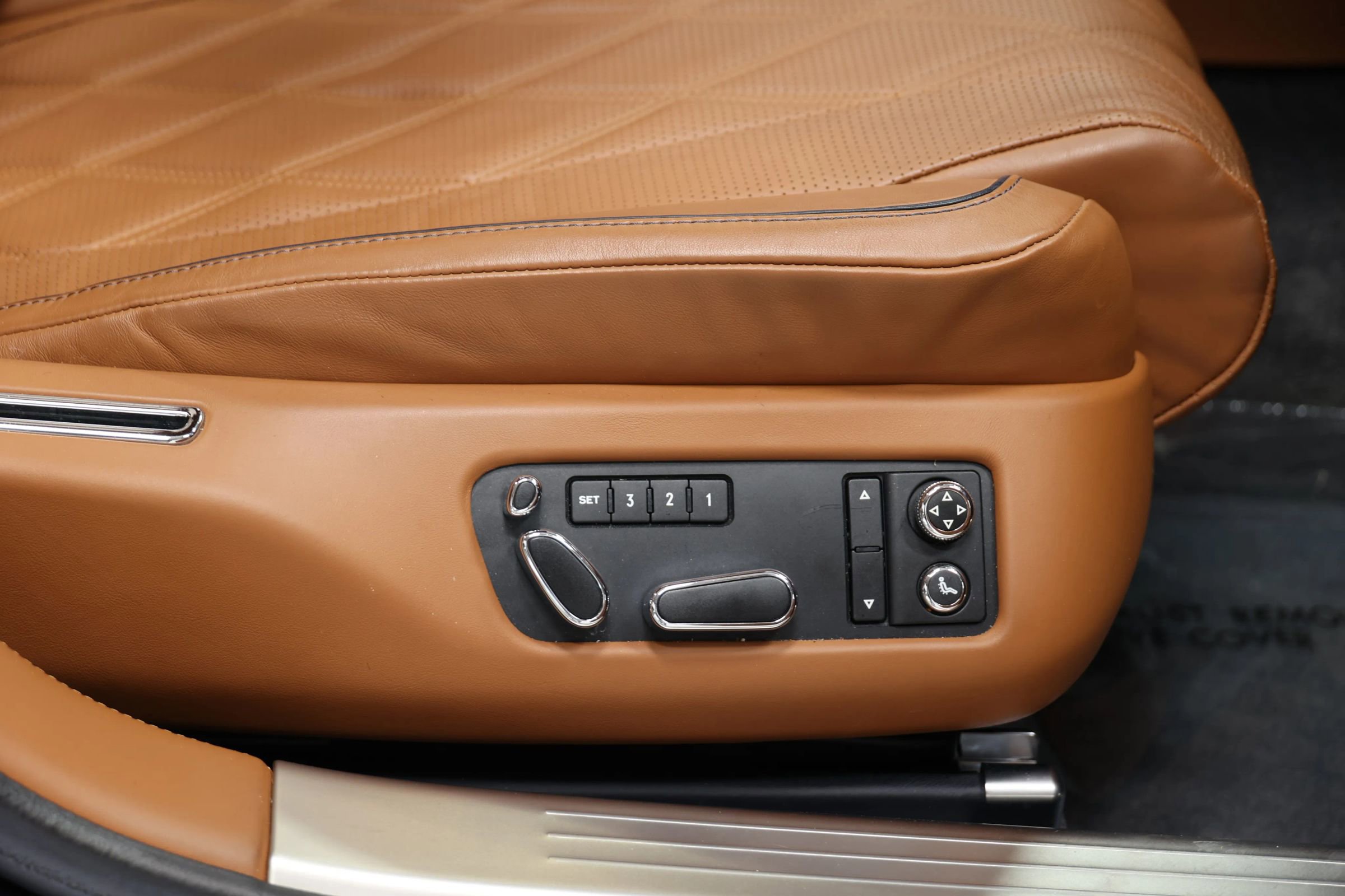 Used 2014 Bentley Flying Spur W12 image 82