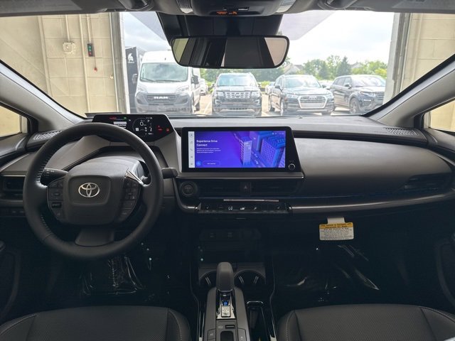 Used 2025 Toyota Prius LE image 34