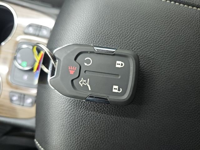 Used 2023 GMC Acadia SLE w/ Driver Convenience Package image 29