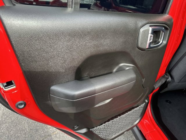 Used 2025 Jeep Gladiator Sport AWD/4WD image 22