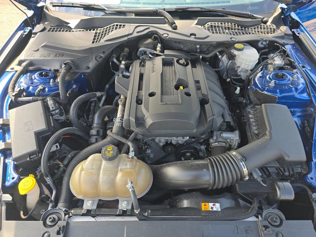 Used 2018 Ford Mustang Coupe RWD image 16