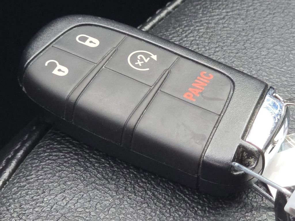 Used 2022 Jeep Compass Limited image 35