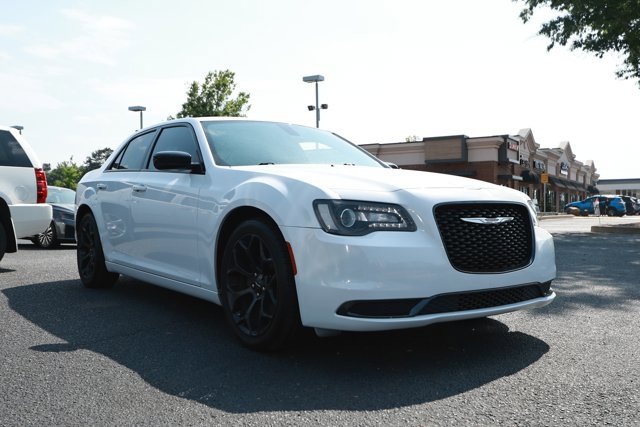 Used 2019 Chrysler 300 Touring w/ Sport Appearance Package RWD image 3