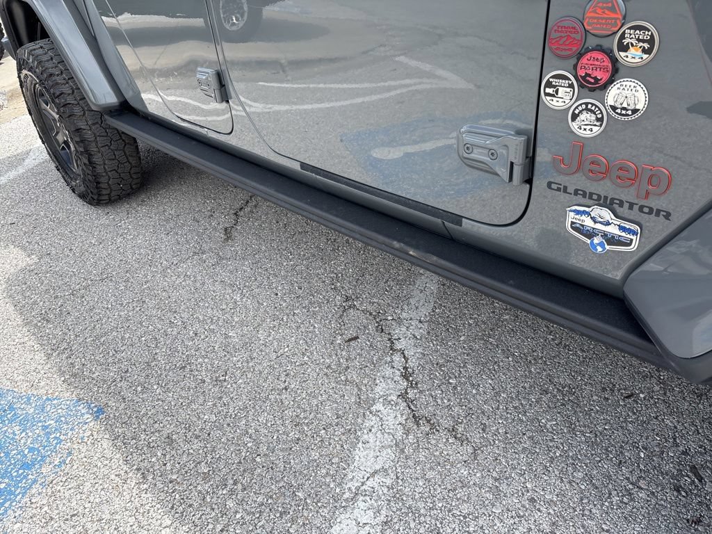 Used 2020 Jeep Gladiator Mojave AWD/4WD image 38
