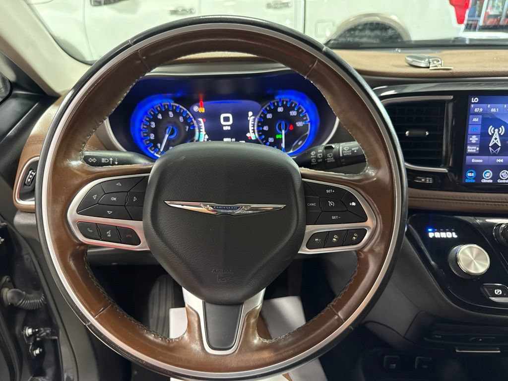 Used 2019 Chrysler Pacifica Limited w/ Advanced Safetytec Group FWD image 16