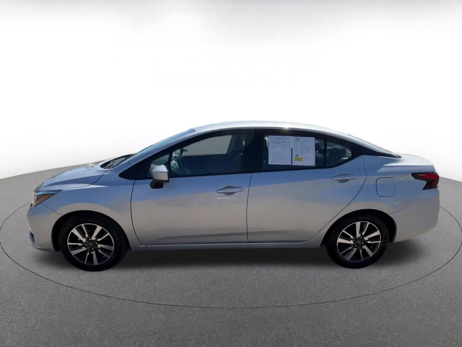 Used 2025 Nissan Versa SV FWD image 9