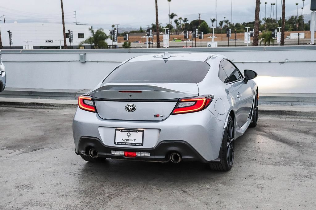 Used 2022 Toyota GR86 Premium w/ ALL Weather Mat Package (TMS) RWD image 9