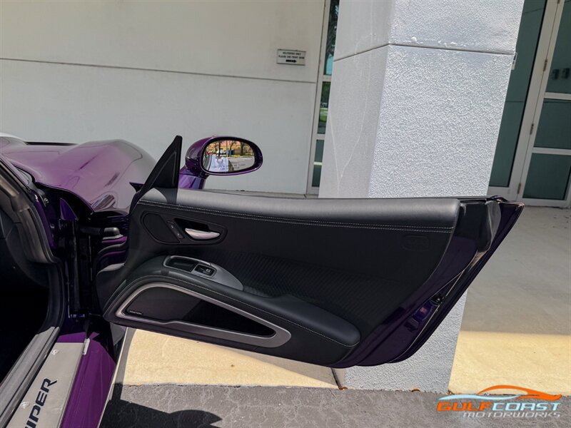 Used 2017 Dodge Viper GTC w/ GTS Interior Package RWD image 30
