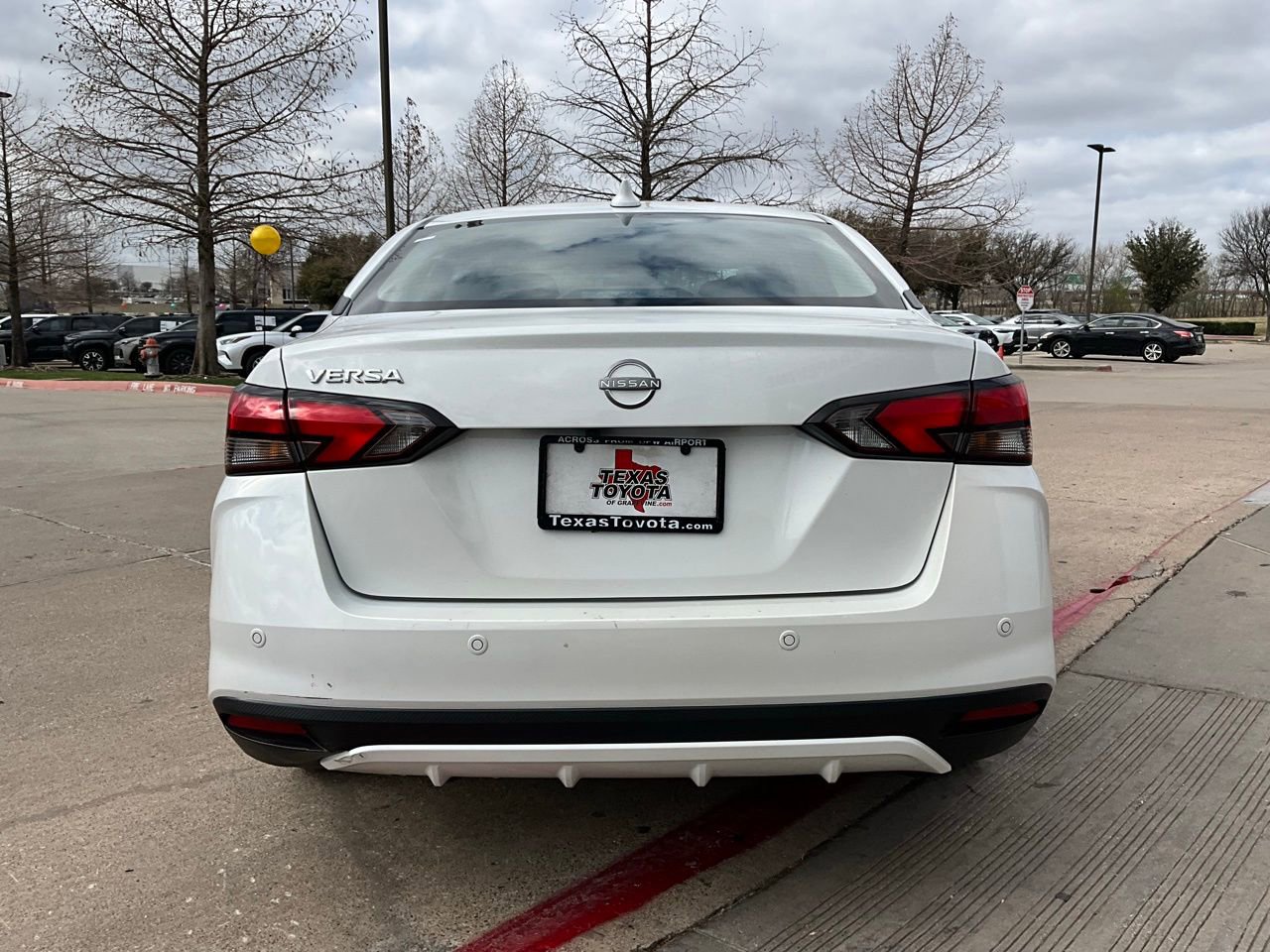 Used 2025 Nissan Versa SV image 7